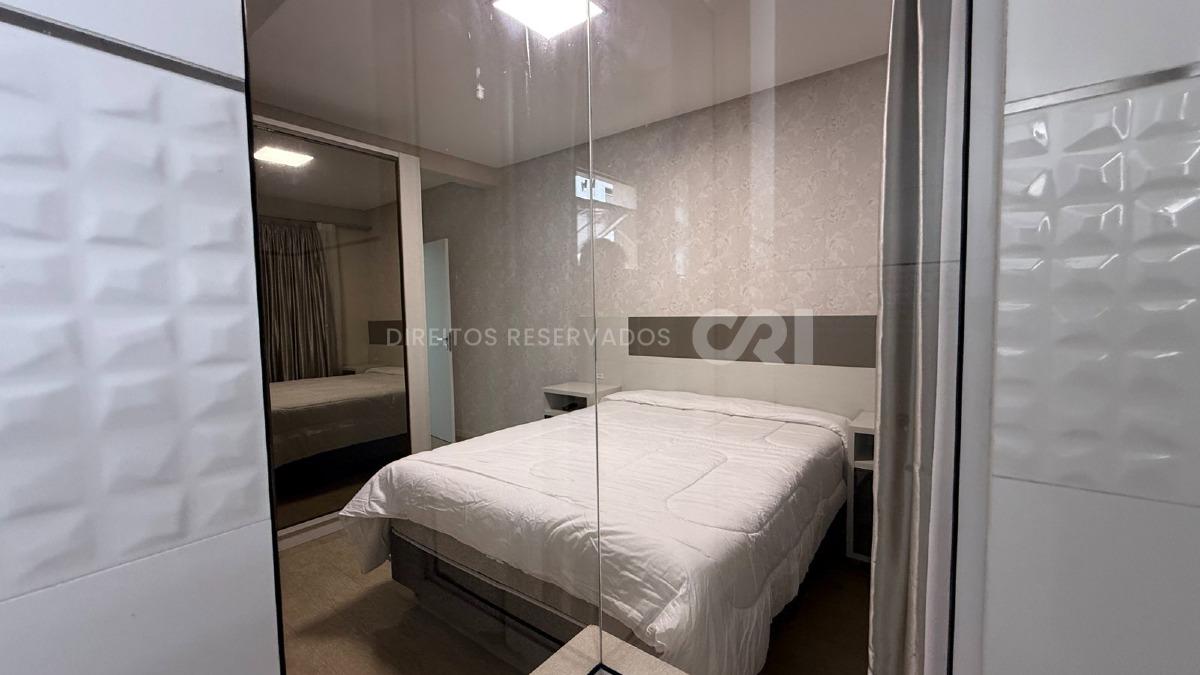 Apartamento com 3 Suítes no Grand Place na Meia Praia, Itapema