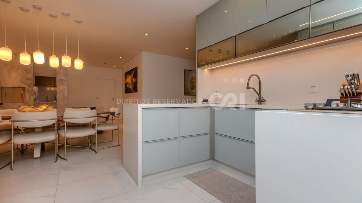 Apartamento com 4 suítes no Las Brisas Residence no Pioneiros em Balneário Camboriú