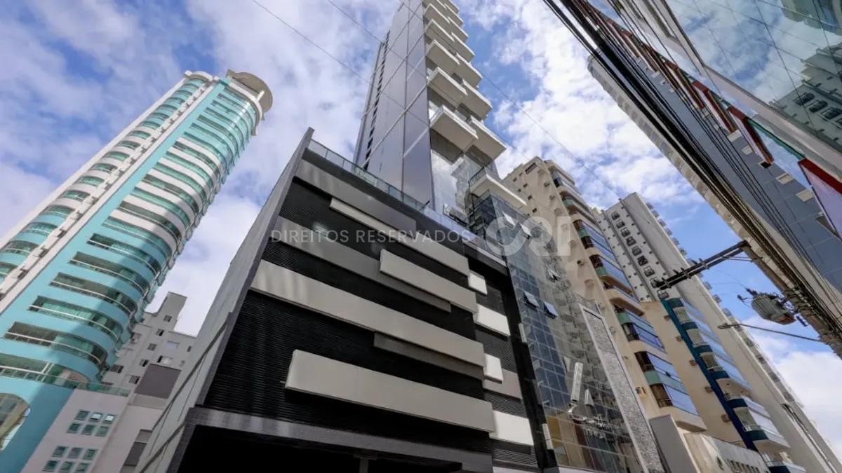 Apartamento com 4 suítes no Zenith Tower na Barra Sul em Balneário Camboriú