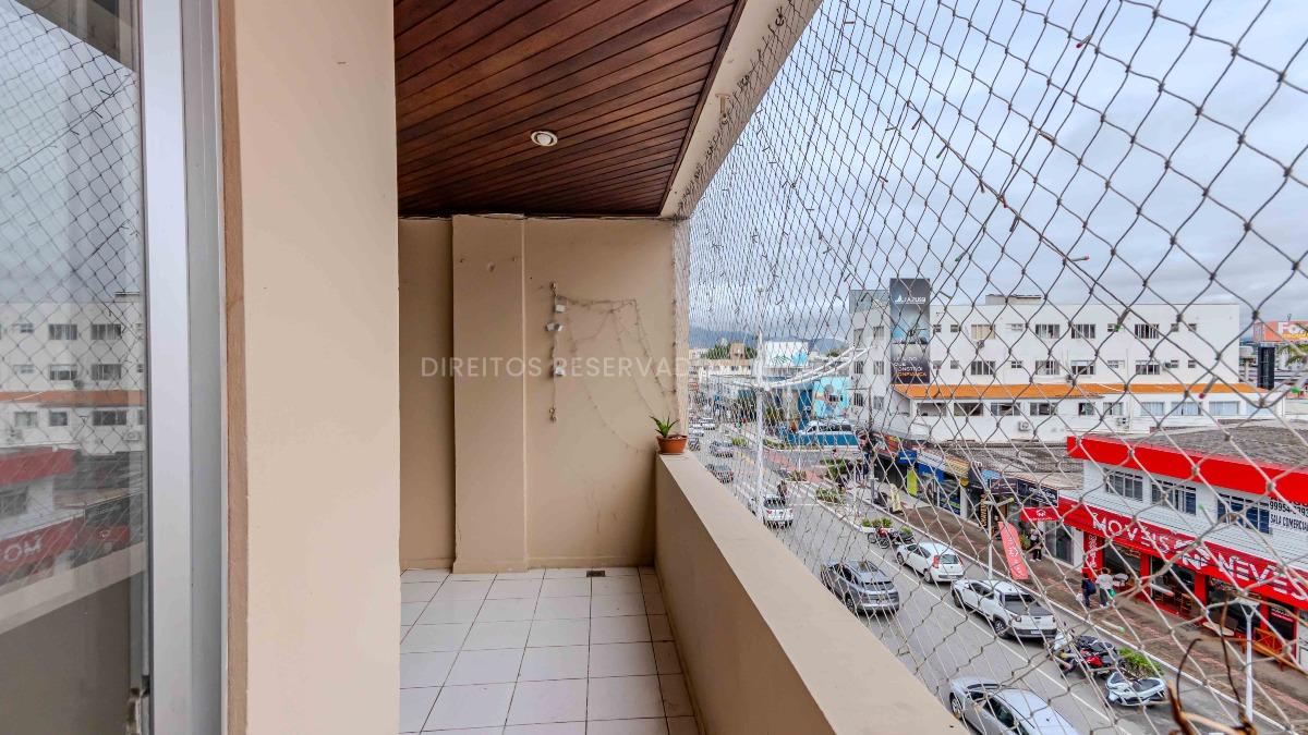 Apartamento com 2 Quartos no Edifício Dona Herta no Centro de Balneário Camboriú