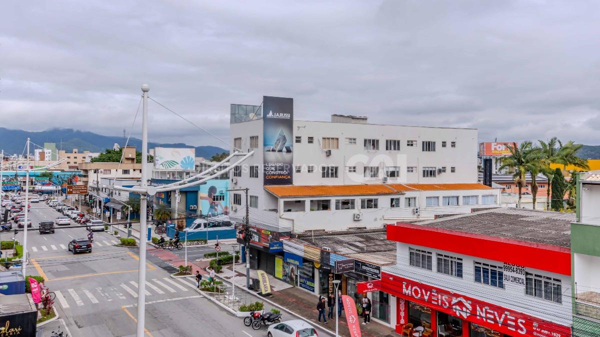 Apartamento com 2 Quartos no Edifício Dona Herta no Centro de Balneário Camboriú