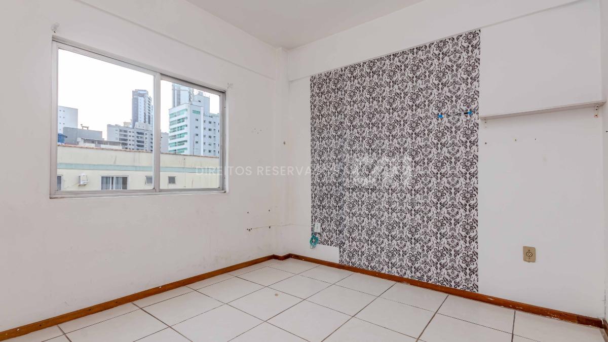 Apartamento com 2 Quartos no Edifício Dona Herta no Centro de Balneário Camboriú