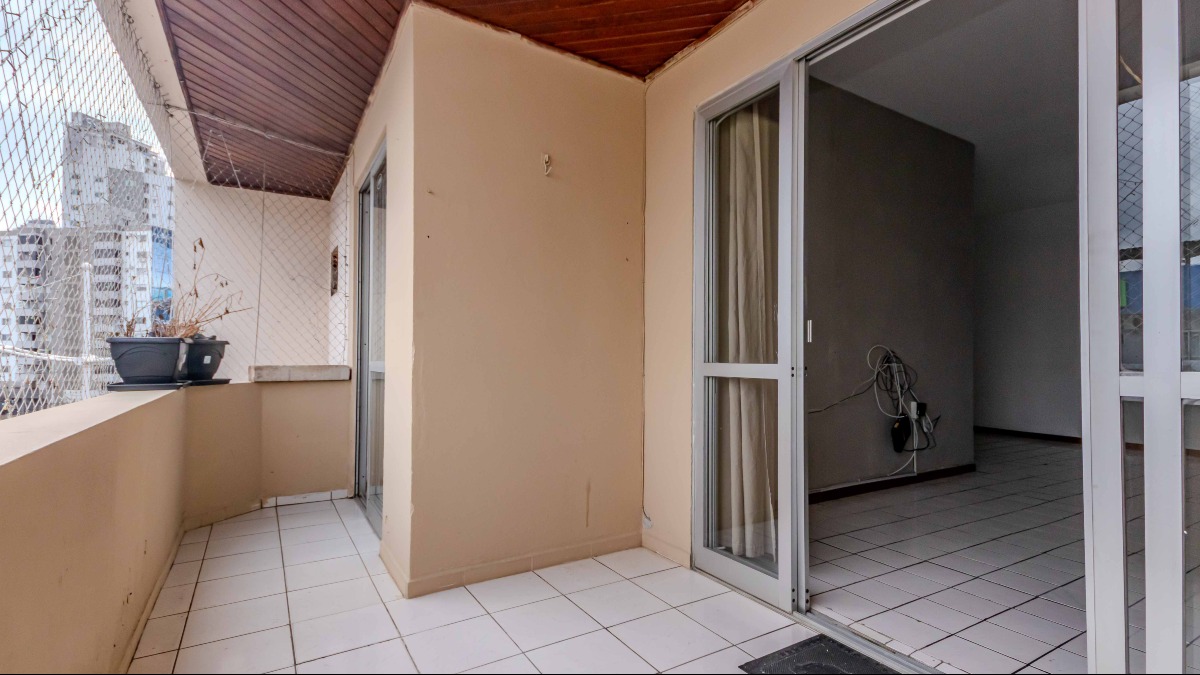 Apartamento com 2 Quartos no Edifício Dona Herta no Centro de Balneário Camboriú