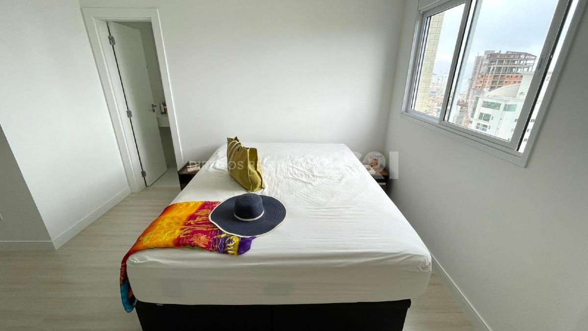 Apartamento com 4 Quartos no Grand Soleil na Meia Praia, Itapema