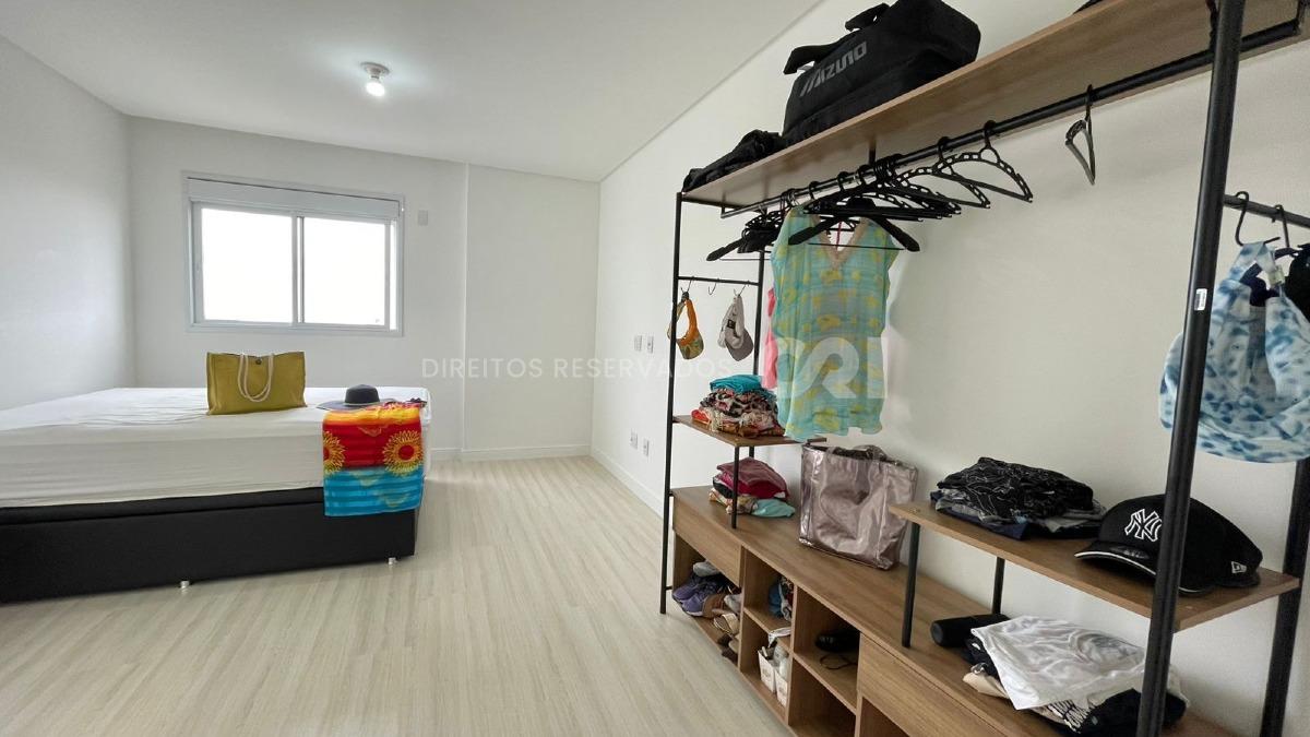 Apartamento com 4 Quartos no Grand Soleil na Meia Praia, Itapema