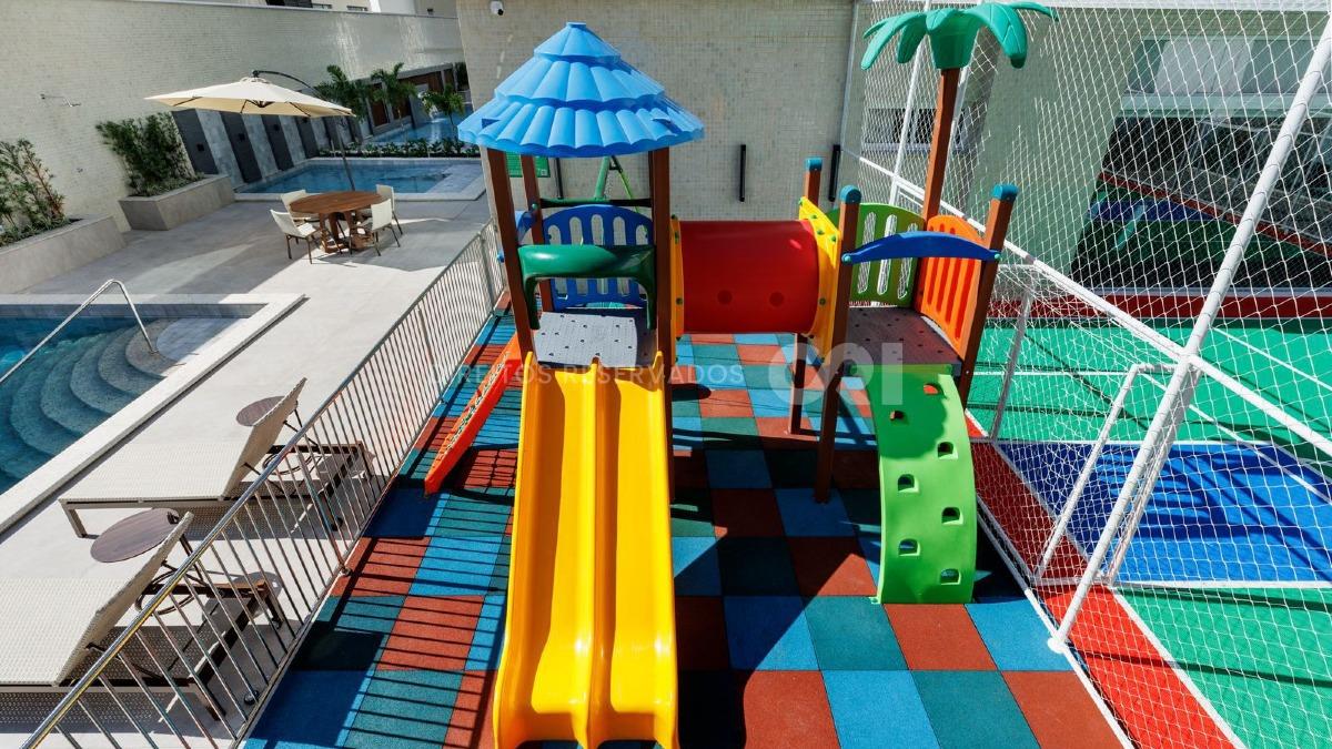 Apartamento com 4 Quartos no Grand Soleil na Meia Praia, Itapema