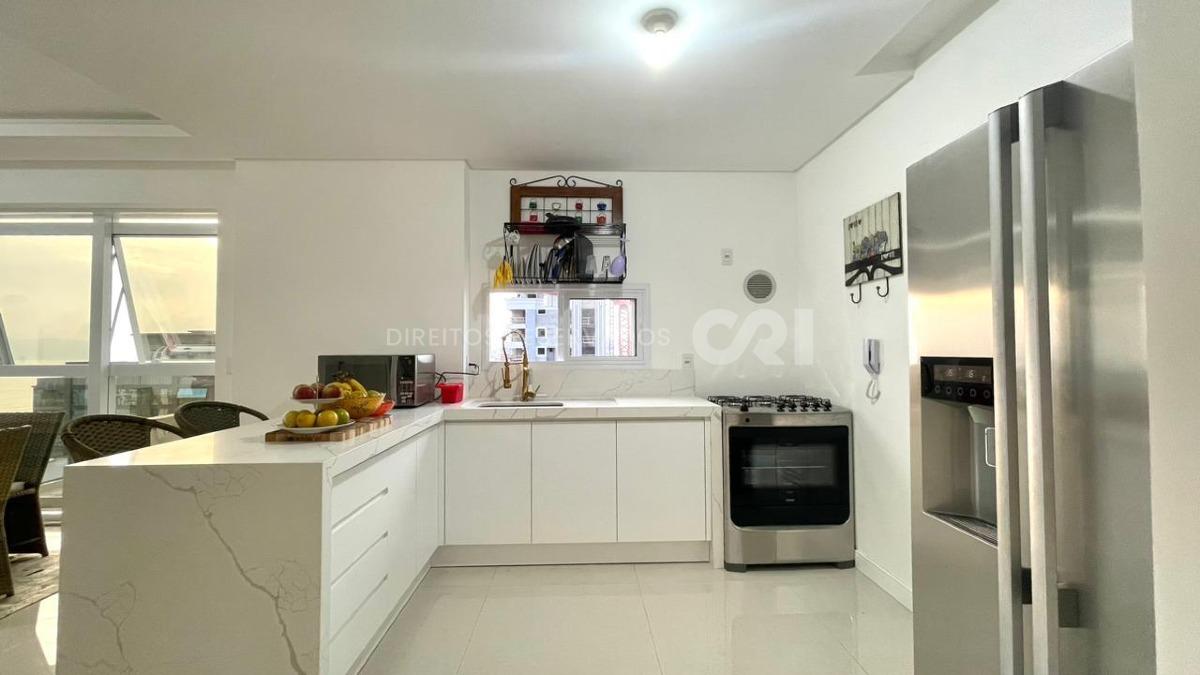 Apartamento com 4 Quartos no Grand Soleil na Meia Praia, Itapema