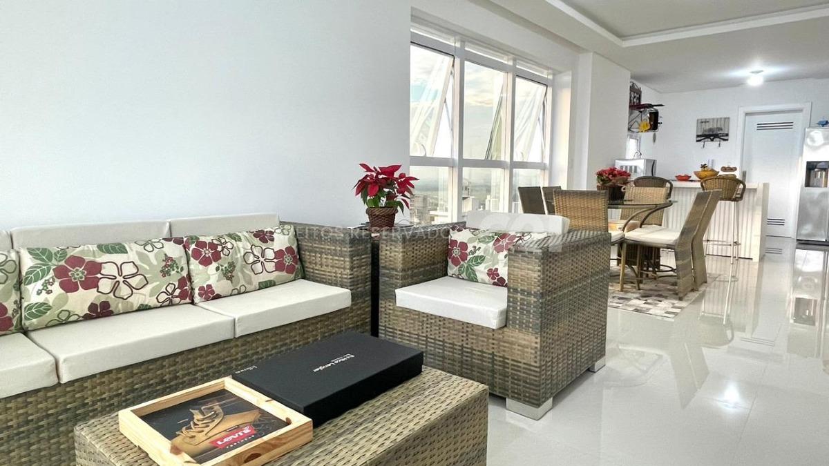 Apartamento com 4 Quartos no Grand Soleil na Meia Praia, Itapema