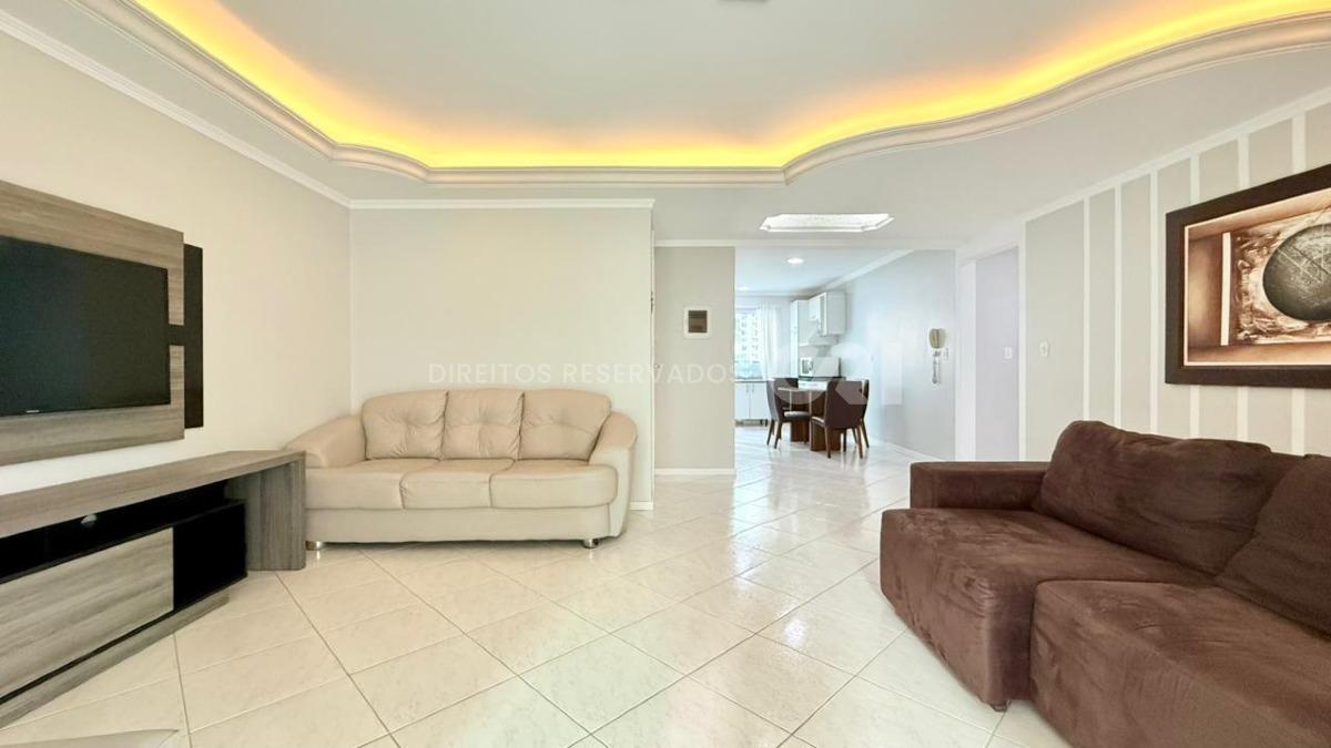 Apartamento com 3 Dormitórios no Ville de Paris na Meia Praia, Itapema