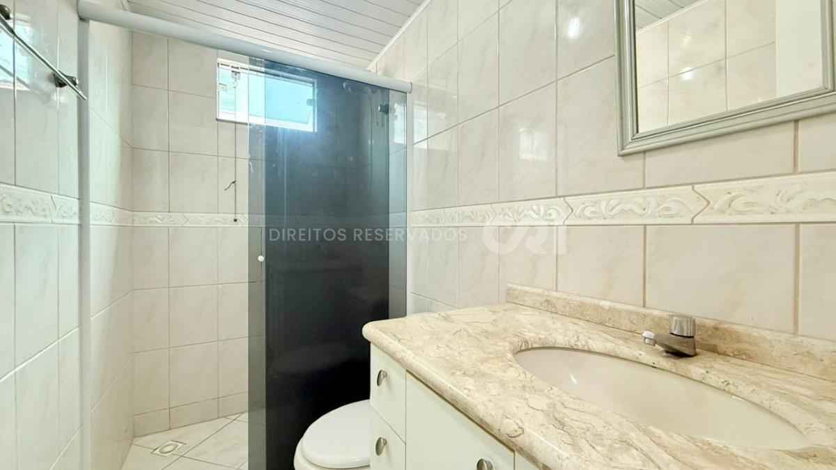 Apartamento com 3 Dormitórios no Ville de Paris na Meia Praia, Itapema