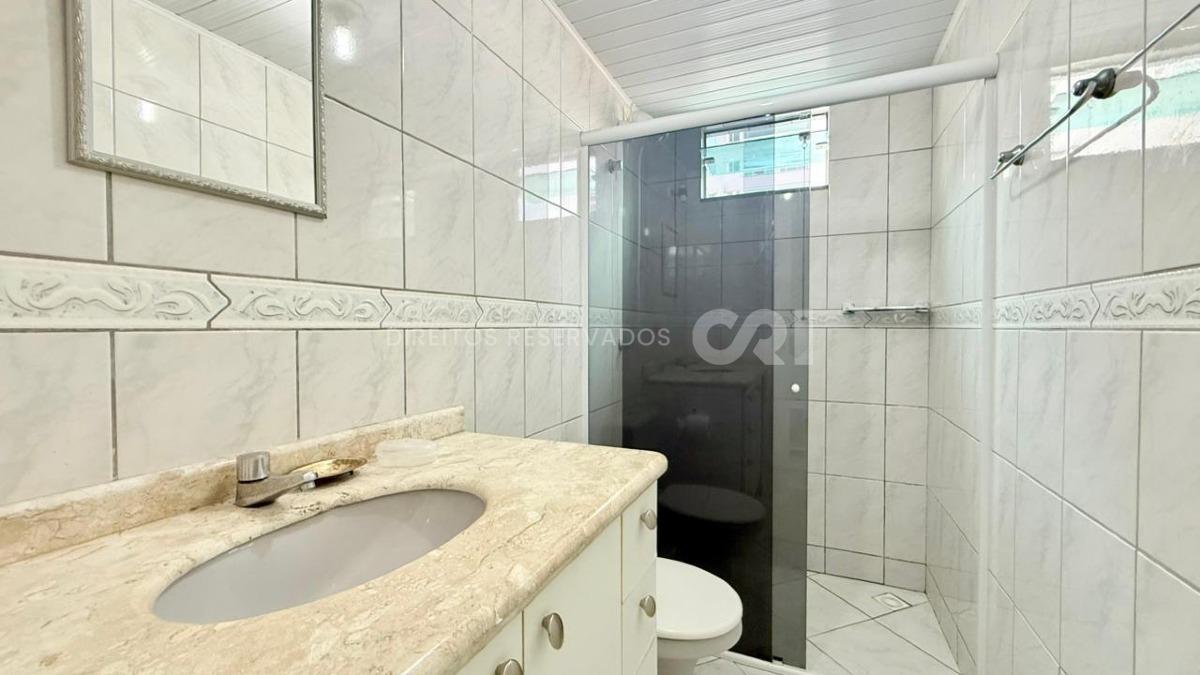 Apartamento com 3 Dormitórios no Ville de Paris na Meia Praia, Itapema