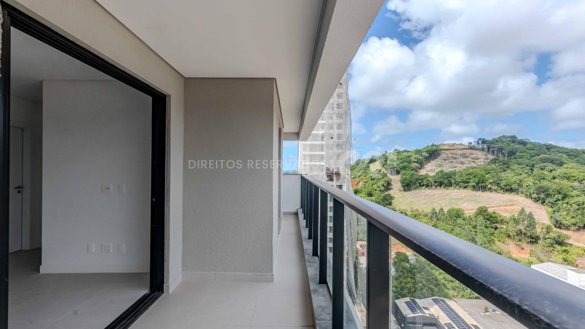 Apartamento com 2 Quartos no Brava Breeze na Praia Brava em Itajaí