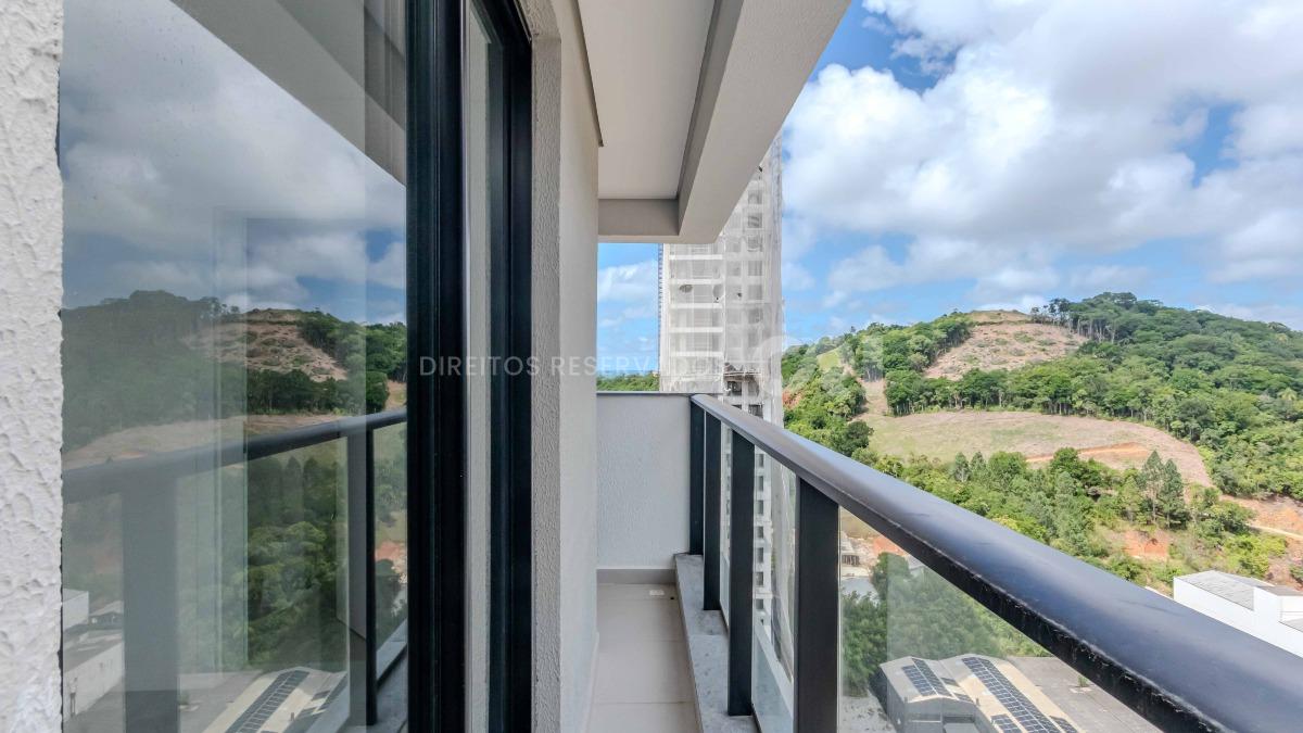 Apartamento com 2 Quartos no Brava Breeze na Praia Brava em Itajaí