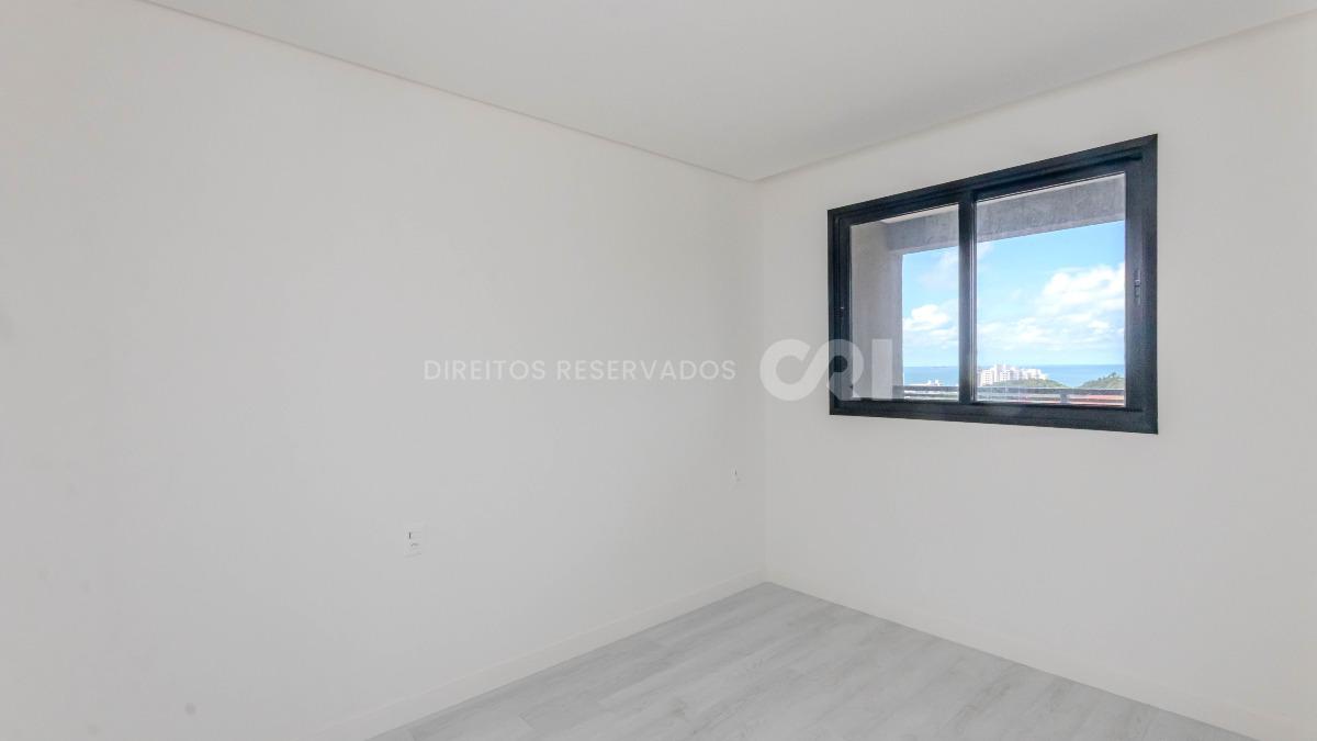 Apartamento com 2 Quartos no Brava Breeze na Praia Brava em Itajaí