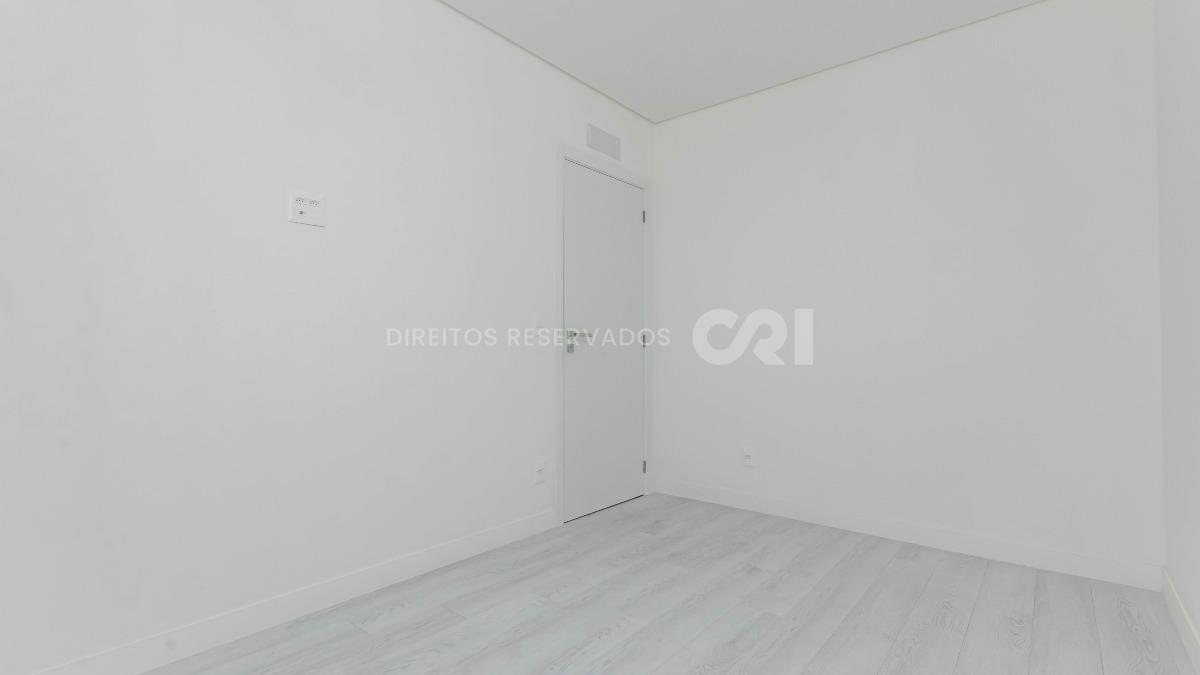 Apartamento com 2 Quartos no Brava Breeze na Praia Brava em Itajaí