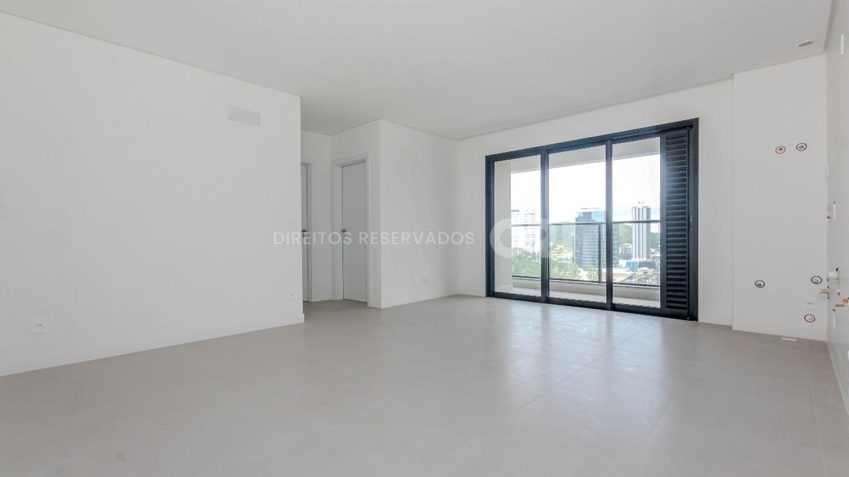 Apartamento com 2 Quartos no Brava Breeze na Praia Brava em Itajaí