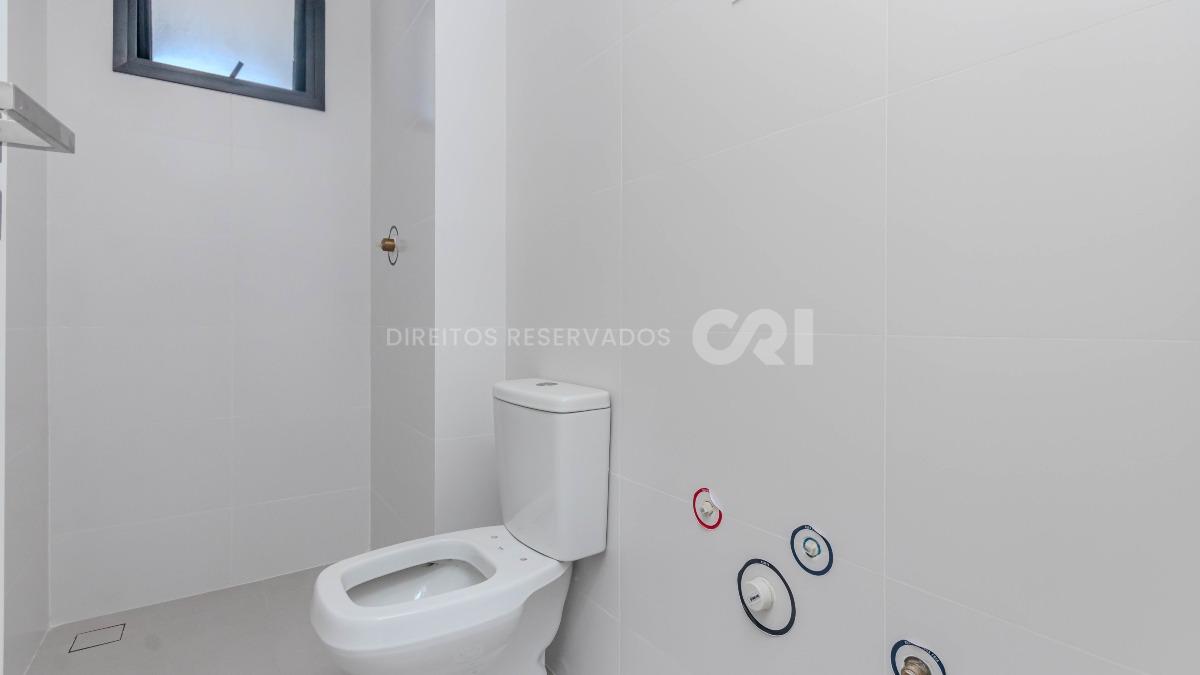 Apartamento com 2 Quartos no Brava Breeze na Praia Brava em Itajaí