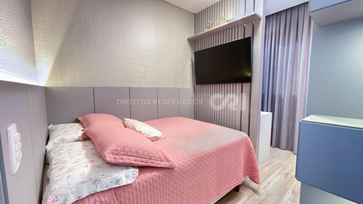 Apartamento com 3 suítes no Residencial Sans Souci no Centro de Balneário Camboriú