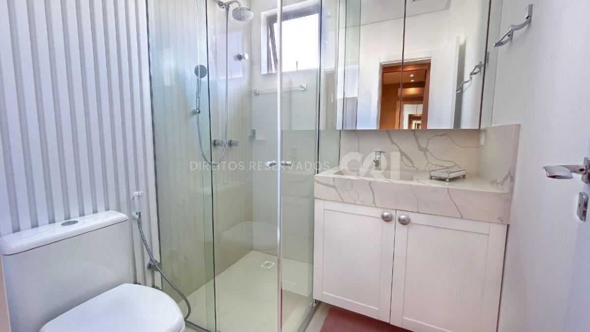 Apartamento com 3 suítes no Residencial Sans Souci no Centro de Balneário Camboriú