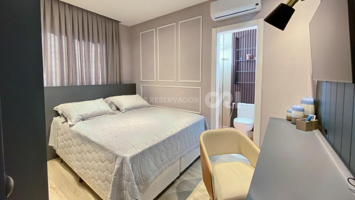 Apartamento com 3 suítes no Residencial Sans Souci no Centro de Balneário Camboriú