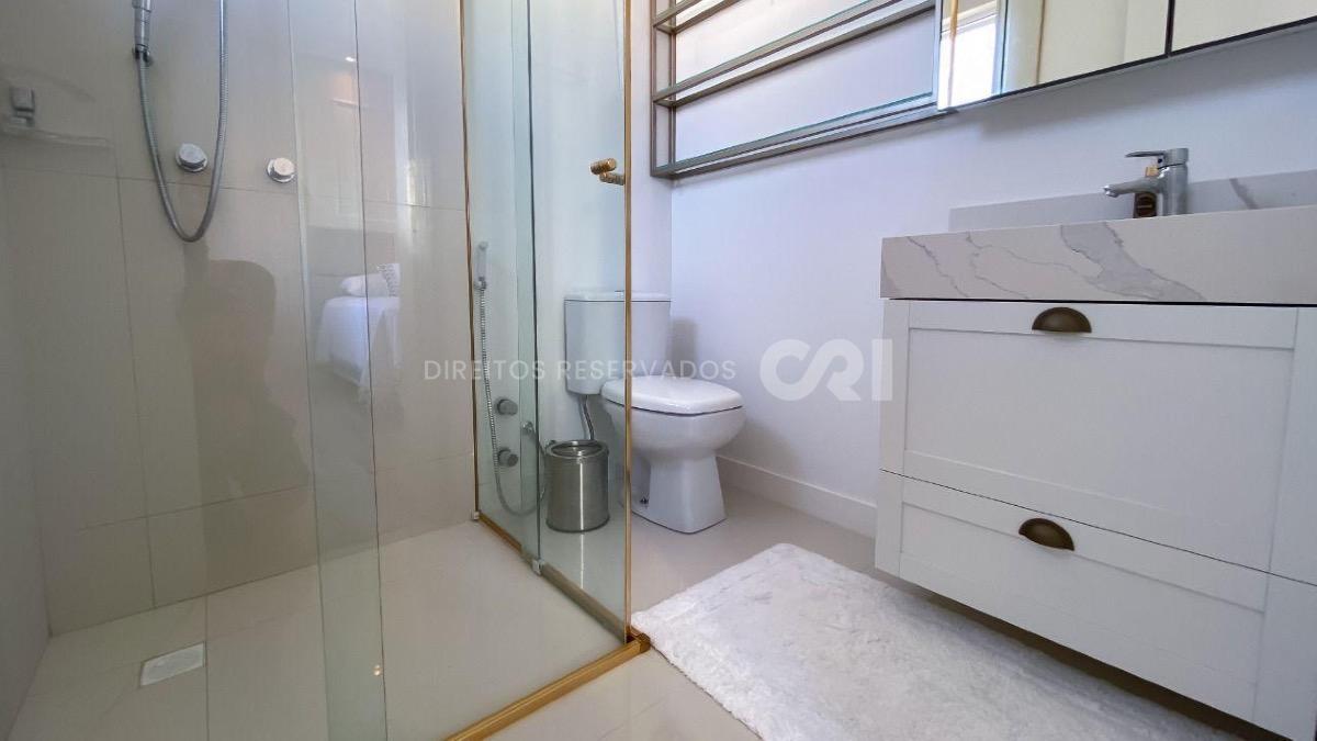 Apartamento com 3 suítes no Residencial Sans Souci no Centro de Balneário Camboriú