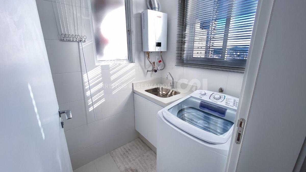 Apartamento com 3 suítes no Residencial Sans Souci no Centro de Balneário Camboriú