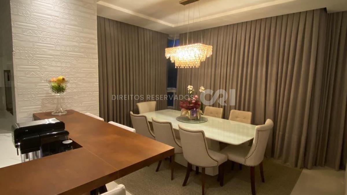 Apartamento com 3 suítes no Residencial Sans Souci no Centro de Balneário Camboriú