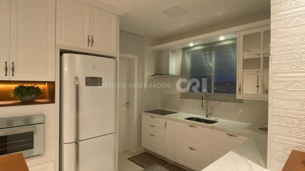 Apartamento com 3 suítes no Residencial Sans Souci no Centro de Balneário Camboriú