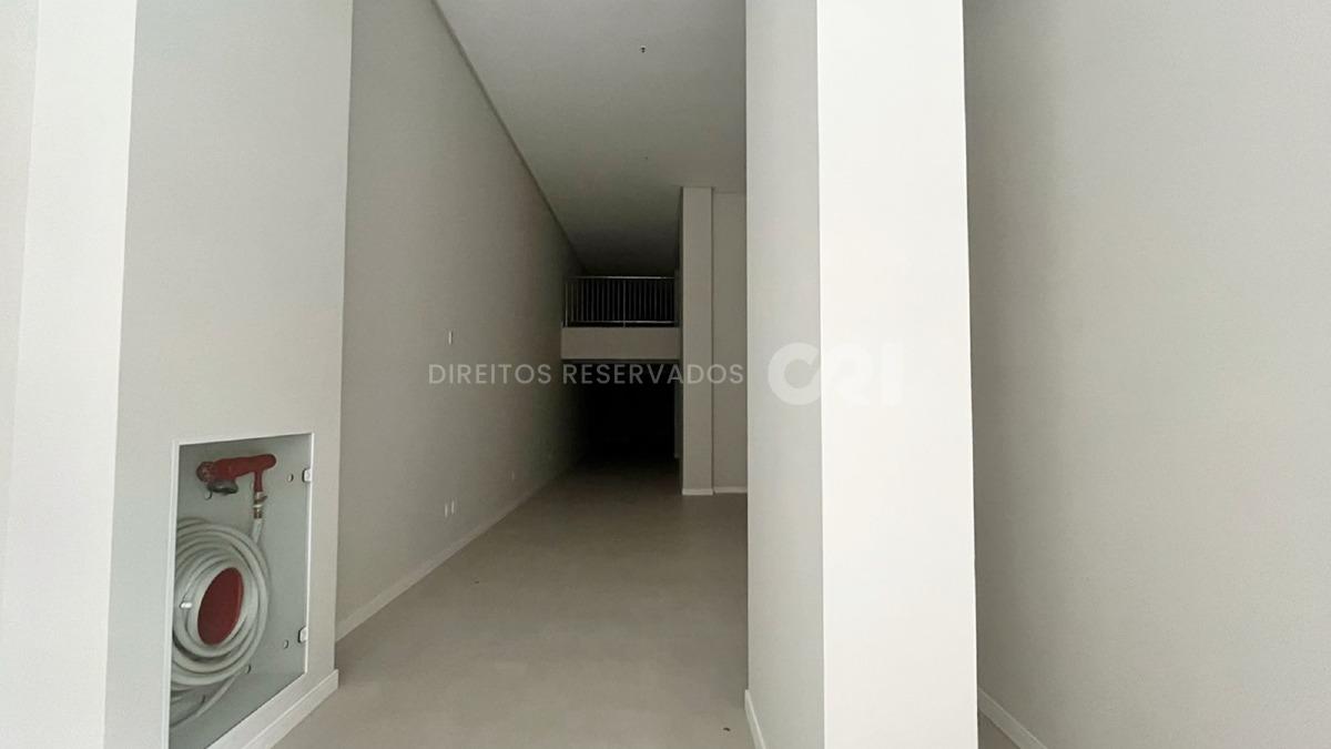 Sala comercial no edifício La Belle Tour no Centro em Balneário Camboriú