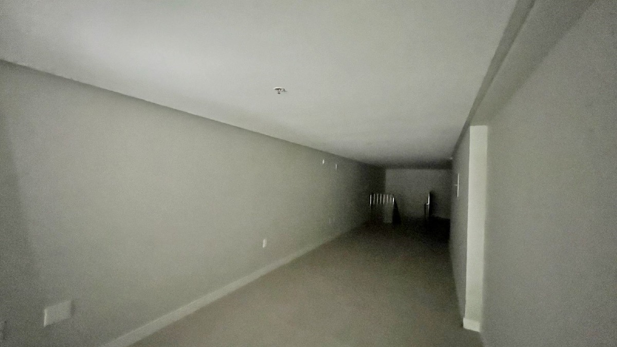 Sala comercial no edifício La Belle Tour no Centro em Balneário Camboriú
