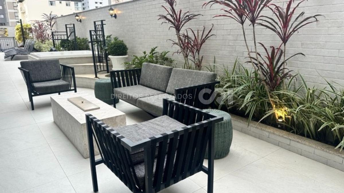 Apartamento com 2 Suítes no Edifício Netuno em Perequê, Porto Belo