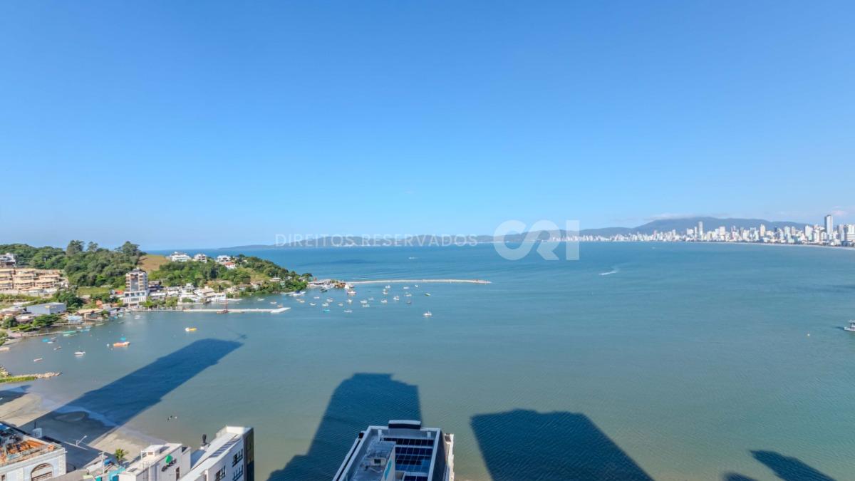 Apartamento com 4 suítes no Number One Tower Frente Mar no Centro em Itapema