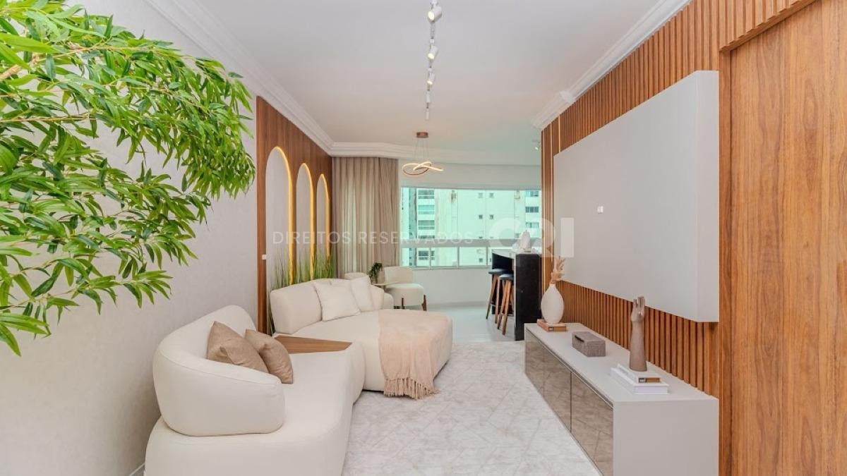 Apartamento com 03 Suítes no Edifício Atacama no Centro de Balneário Camboriú