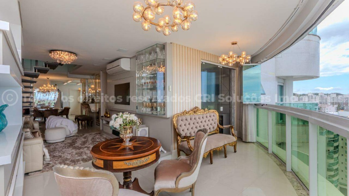 Cobertura Duplex com 3 Suítes no Brava Beach Aroeira na Praia Brava em Itajaí