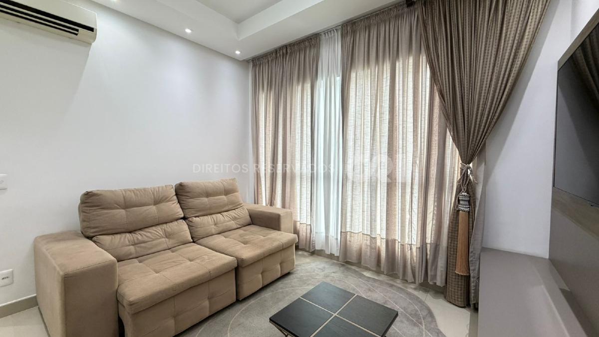 Apartamento com 3 Suítes no Edifício Cannes na Meia Praia, Itapema