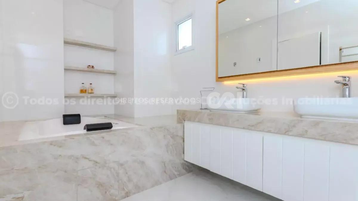 Penthouse Mobiliada 5 Suítes, 6 Banheiros e 4 Vagas no Topázio Imperial Meia Praia Itapema