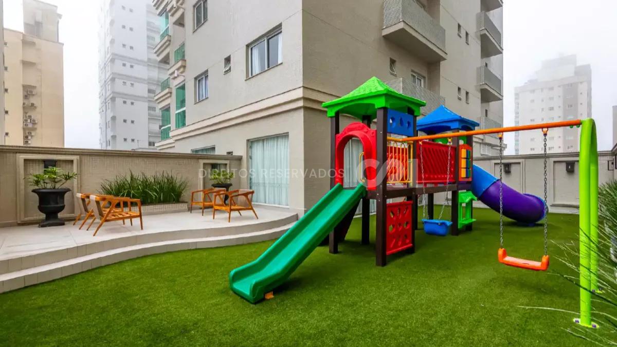 Penthouse Mobiliada 5 Suítes, 6 Banheiros e 4 Vagas no Topázio Imperial Meia Praia Itapema