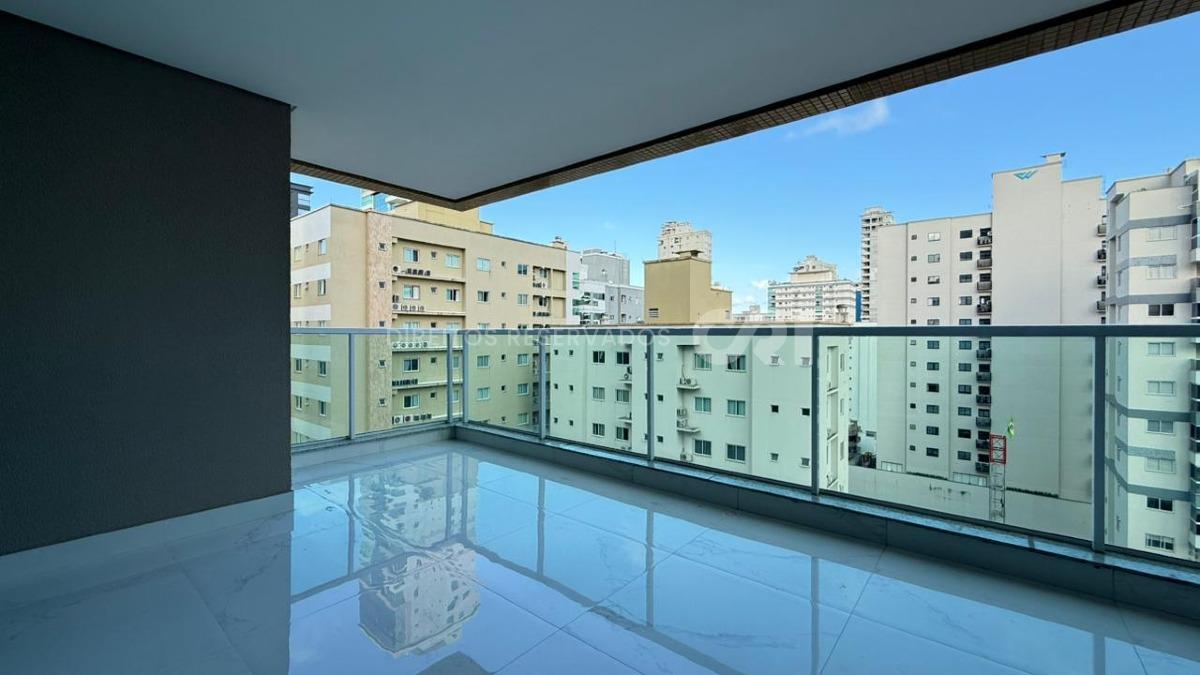 Apartamento com 3 Suítes no Edifício Sangiovese na Meia Praia, Itapema