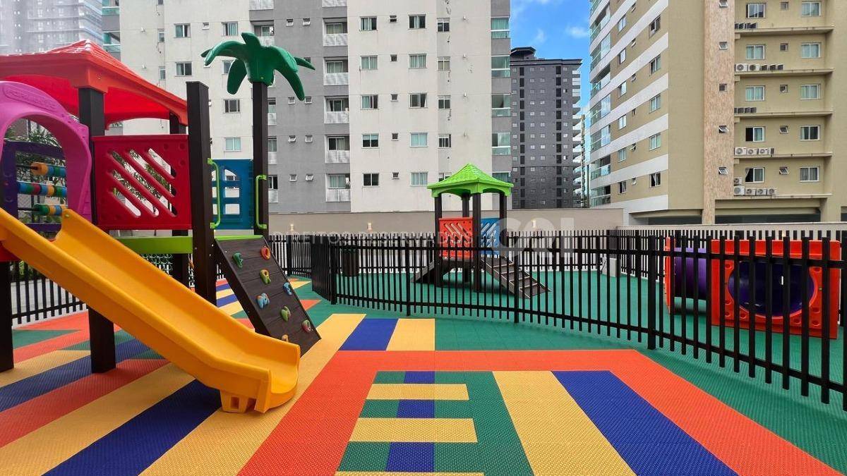 Apartamento com 3 Suítes no Edifício Sangiovese na Meia Praia, Itapema