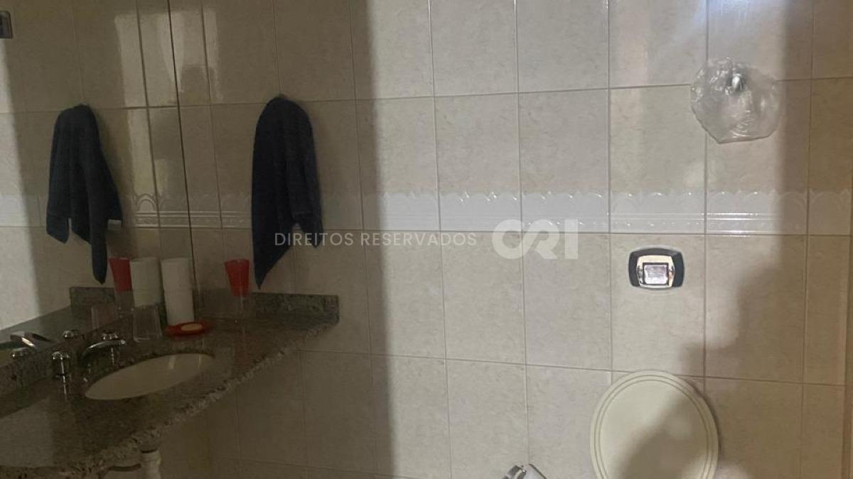 Apartamento com 3 Dormitórios no Residencial Caravelas em Meia Praia, Itapema