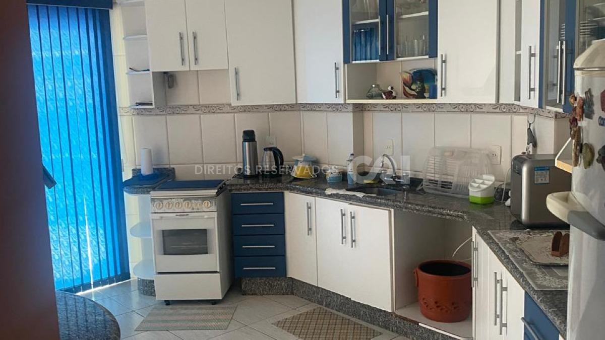 Apartamento com 3 Dormitórios no Residencial Caravelas em Meia Praia, Itapema