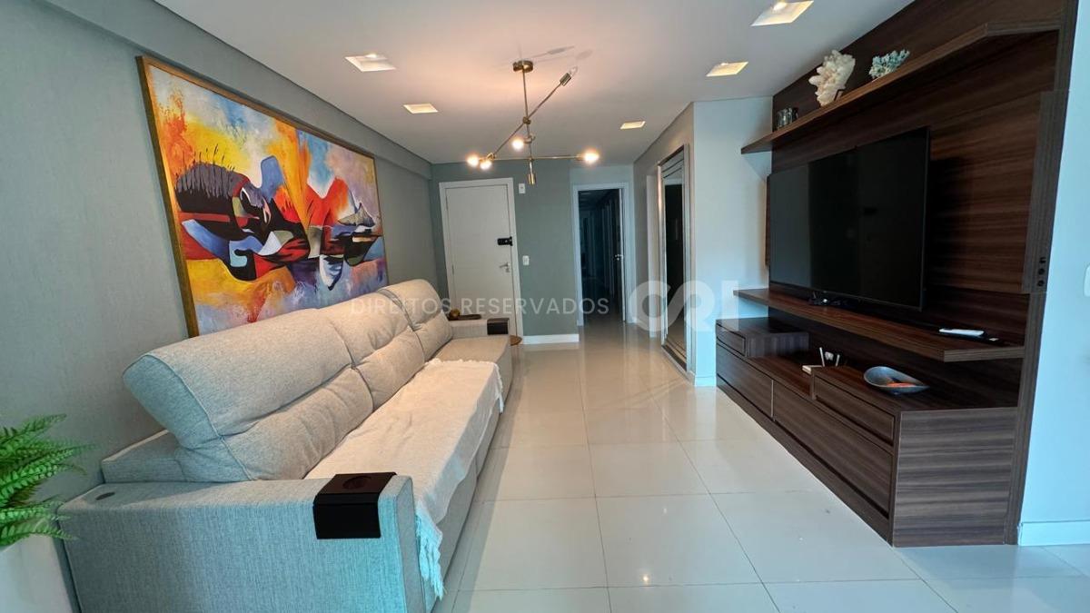 Apartamento com 4 Dormitórios no Edifício Canaã na Meia Praia, Itapema