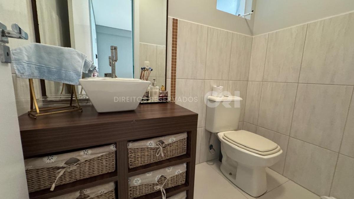 Apartamento com 4 Dormitórios no Edifício Canaã na Meia Praia, Itapema