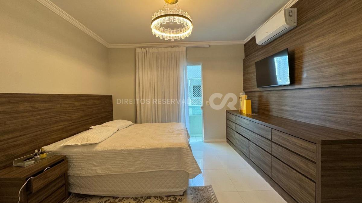Apartamento com 4 Dormitórios no Edifício Canaã na Meia Praia, Itapema