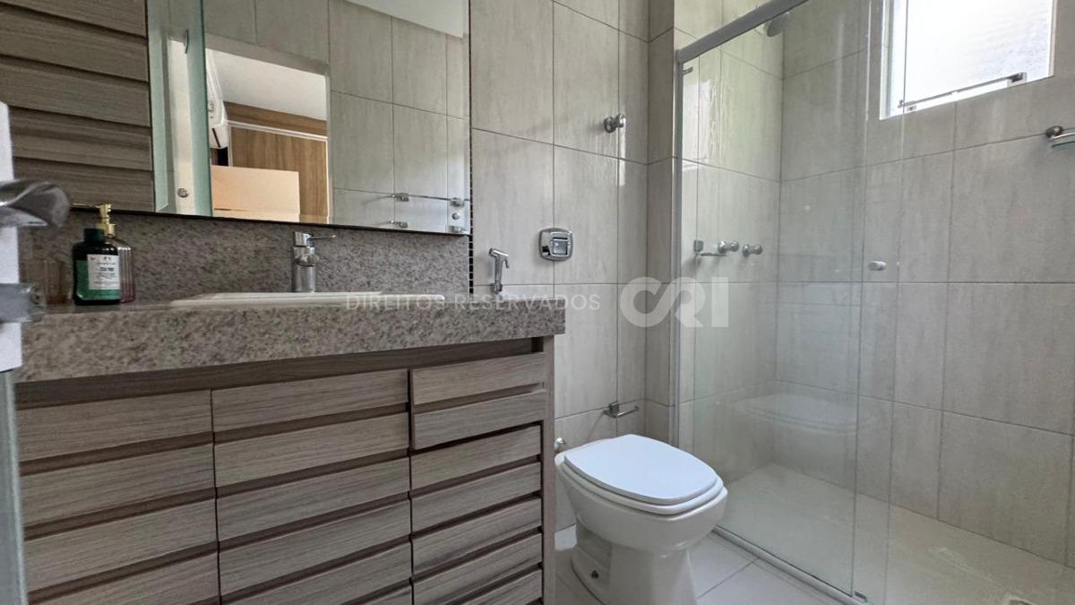 Apartamento com 4 Dormitórios no Edifício Canaã na Meia Praia, Itapema