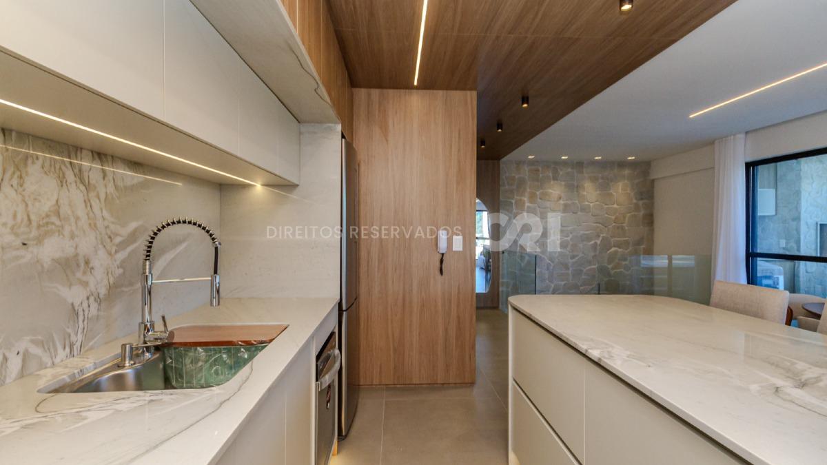Cobertura Duplex Mobiliada no Edifício JK com 3 suítes na Praia Brava em Itajaí