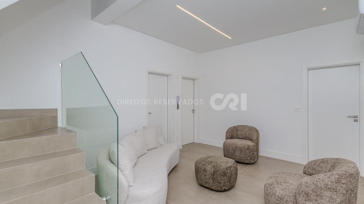 Cobertura Duplex Mobiliada no Edifício JK com 3 suítes na Praia Brava em Itajaí
