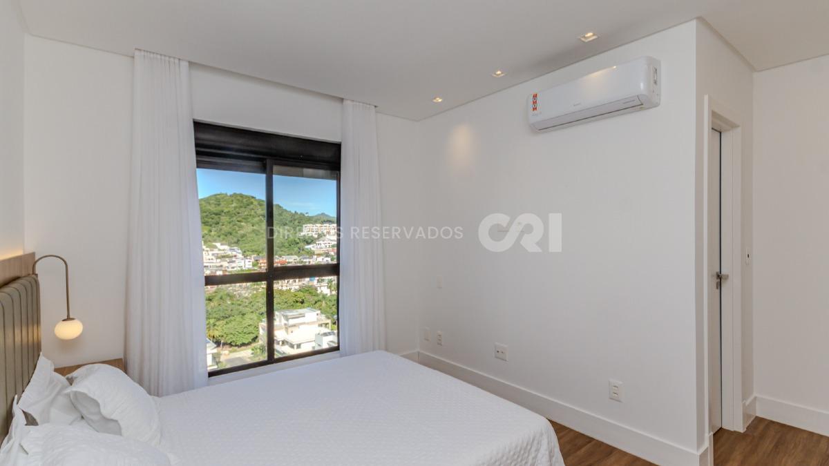 Cobertura Duplex Mobiliada no Edifício JK com 3 suítes na Praia Brava em Itajaí