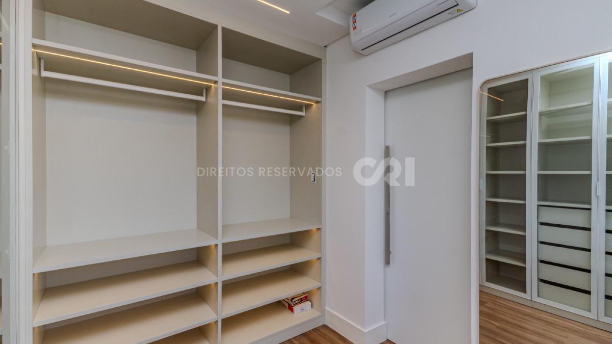 Cobertura Duplex Mobiliada no Edifício JK com 3 suítes na Praia Brava em Itajaí