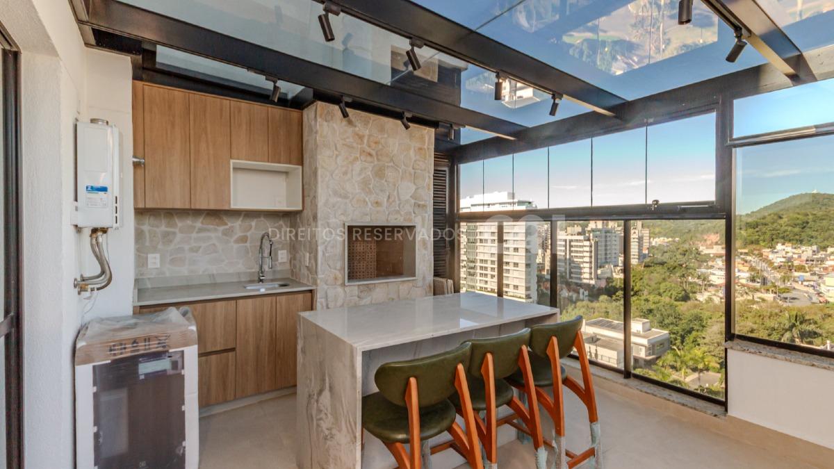 Cobertura Duplex Mobiliada no Edifício JK com 3 suítes na Praia Brava em Itajaí